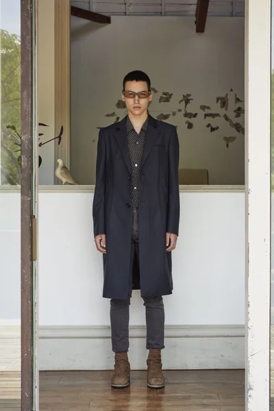Look 18